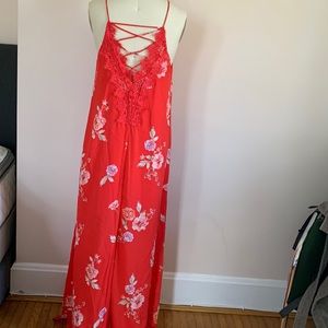 Open back lace maxi dress